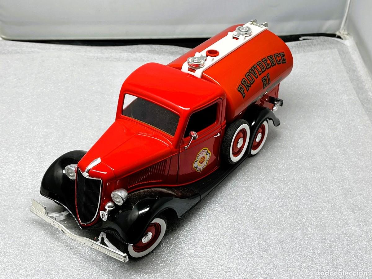 Coches a escala: SOLIDO, FORD V8 CUBA BOMBEROS ESC.1/18, MUY BUEN ESTADO - FLA