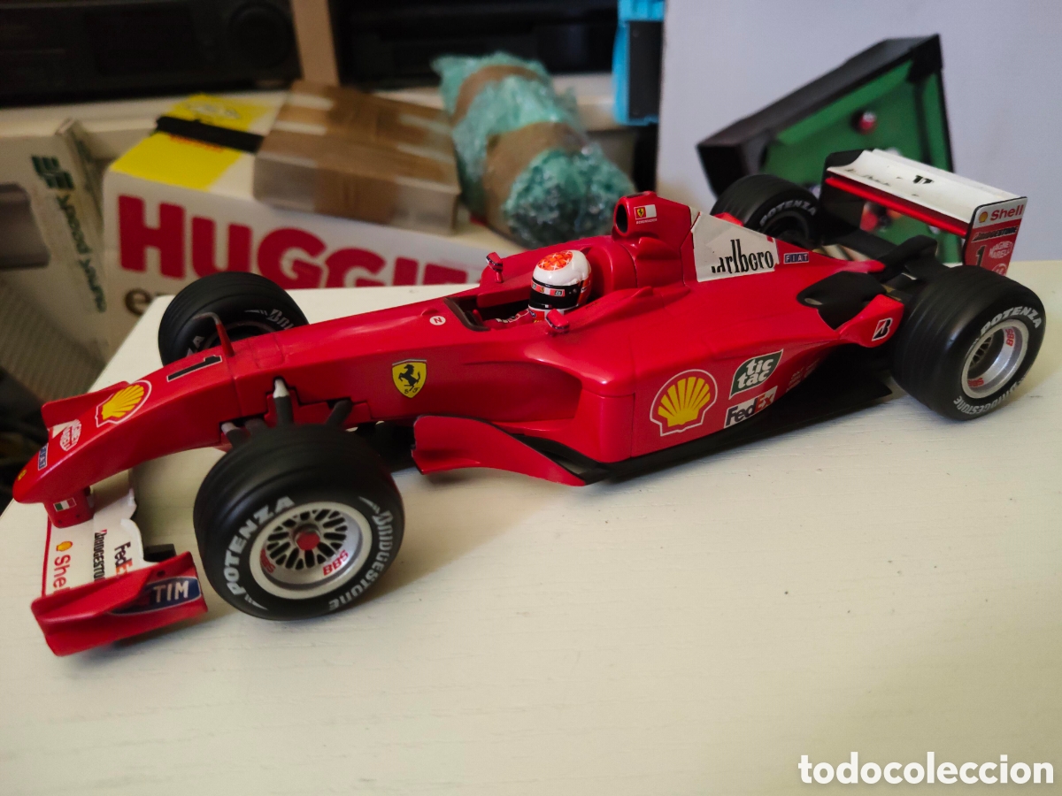 Coches a escala: Hotwheel 1/18 Ferrari F2001 de Michael Schumacher
