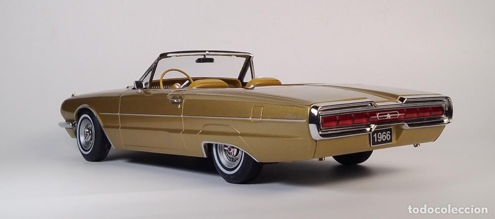 Coches a escala: Ford Thunderbird Convertible 1966 - Foto 4