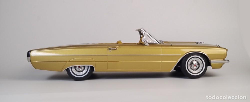 Coches a escala: Ford Thunderbird Convertible 1966 - Foto 7