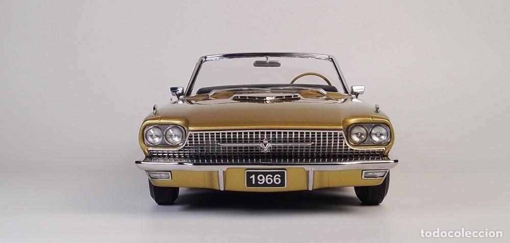 Coches a escala: Ford Thunderbird Convertible 1966 - Foto 9
