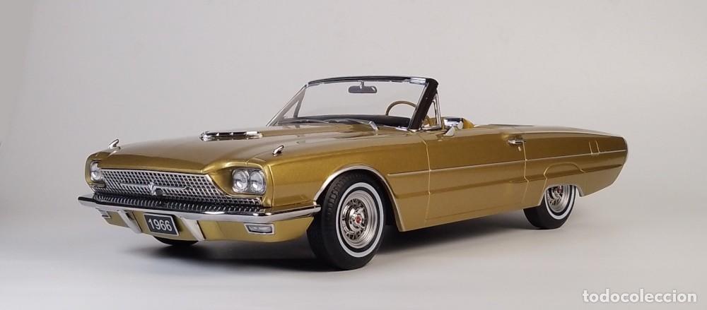 Coches a escala: Ford Thunderbird Convertible 1966 - Foto 2