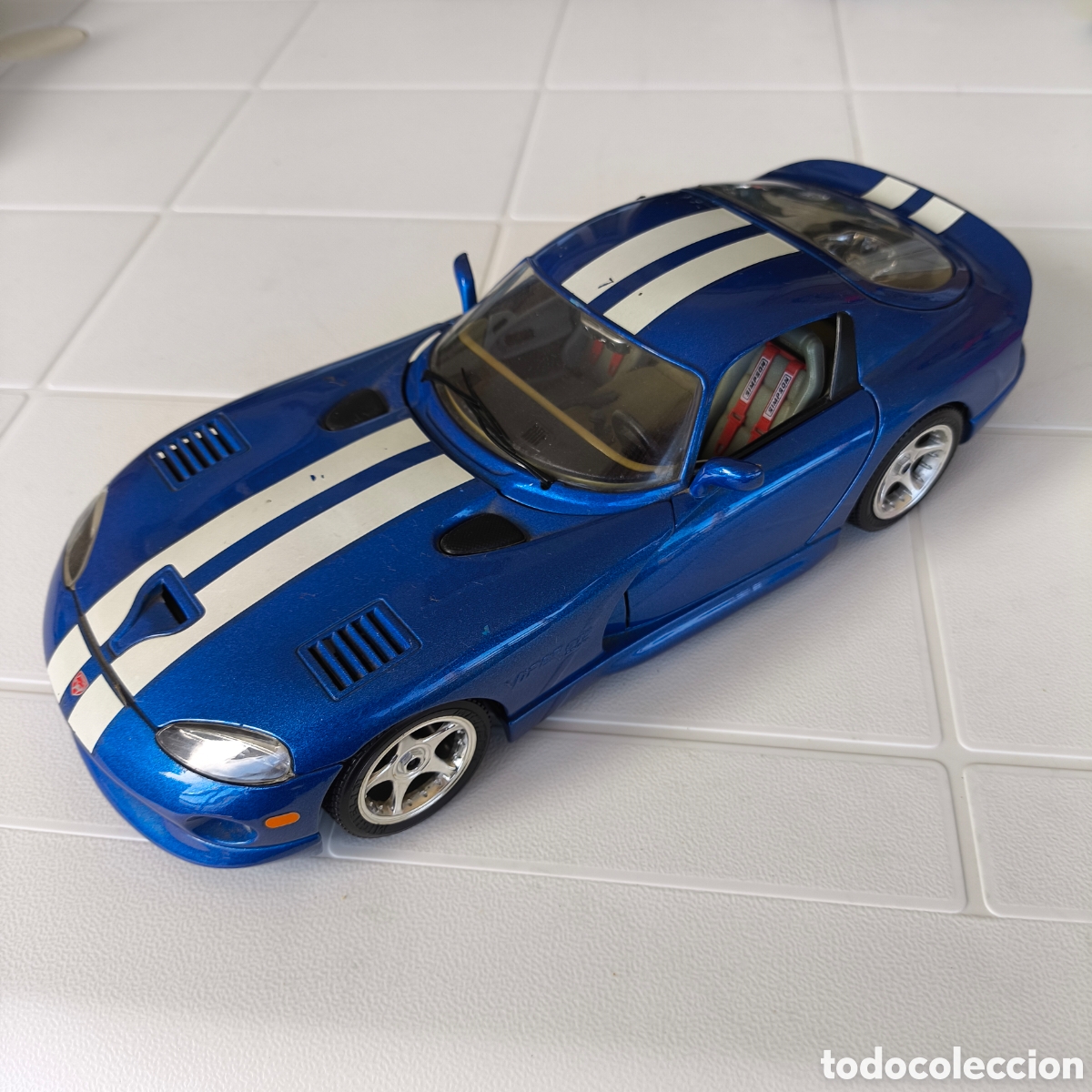 Coches a escala: Dodge Viper GTS Coup&eacute; Bburago 1/18