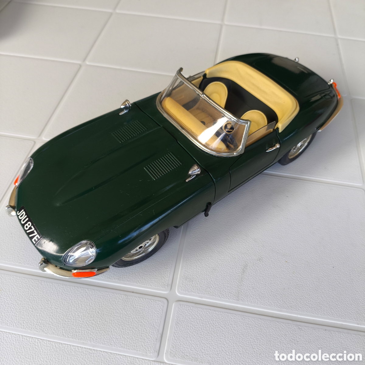 Coches a escala: Jaguar &rdquo;E&rdquo; (1961) Bburago 1/18