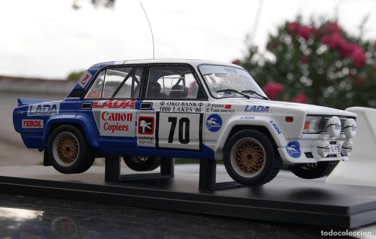 Modellautos: Lada 2105 VFTS #70, Rally 1000 Lakes 1986 E. TUMALIAVICHUS - P. VIDEIKA ESCALA 1/18 DE IXO EN SU CAJ