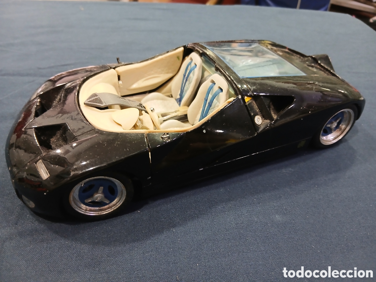 Carros em escala: Ford GT90. Maisto. 1/18. (L134)