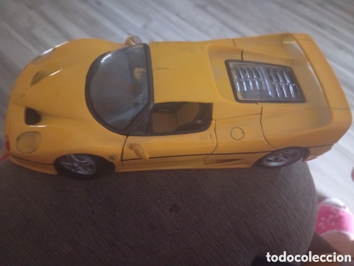 Auto in scala: Coche Ferrari 1/18 maisto perfecto estado