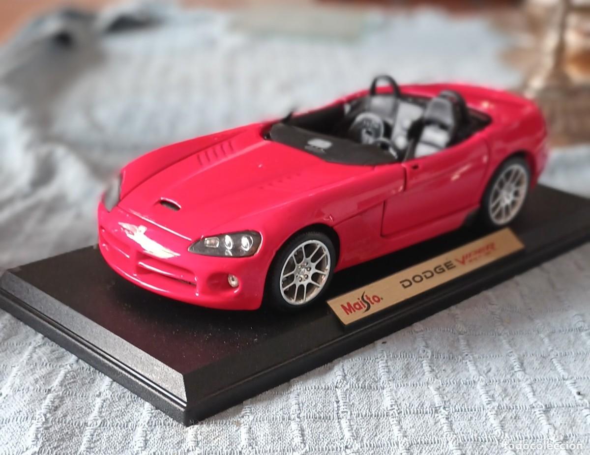 Coches a escala: DODGE VIPER CABRIO MAISTO 1:18 EN PEANA.RESTAURAR O DESPIECE.