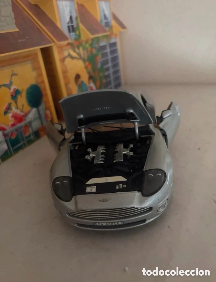 Coches a escala: Aston Martin de bburago - Foto 4
