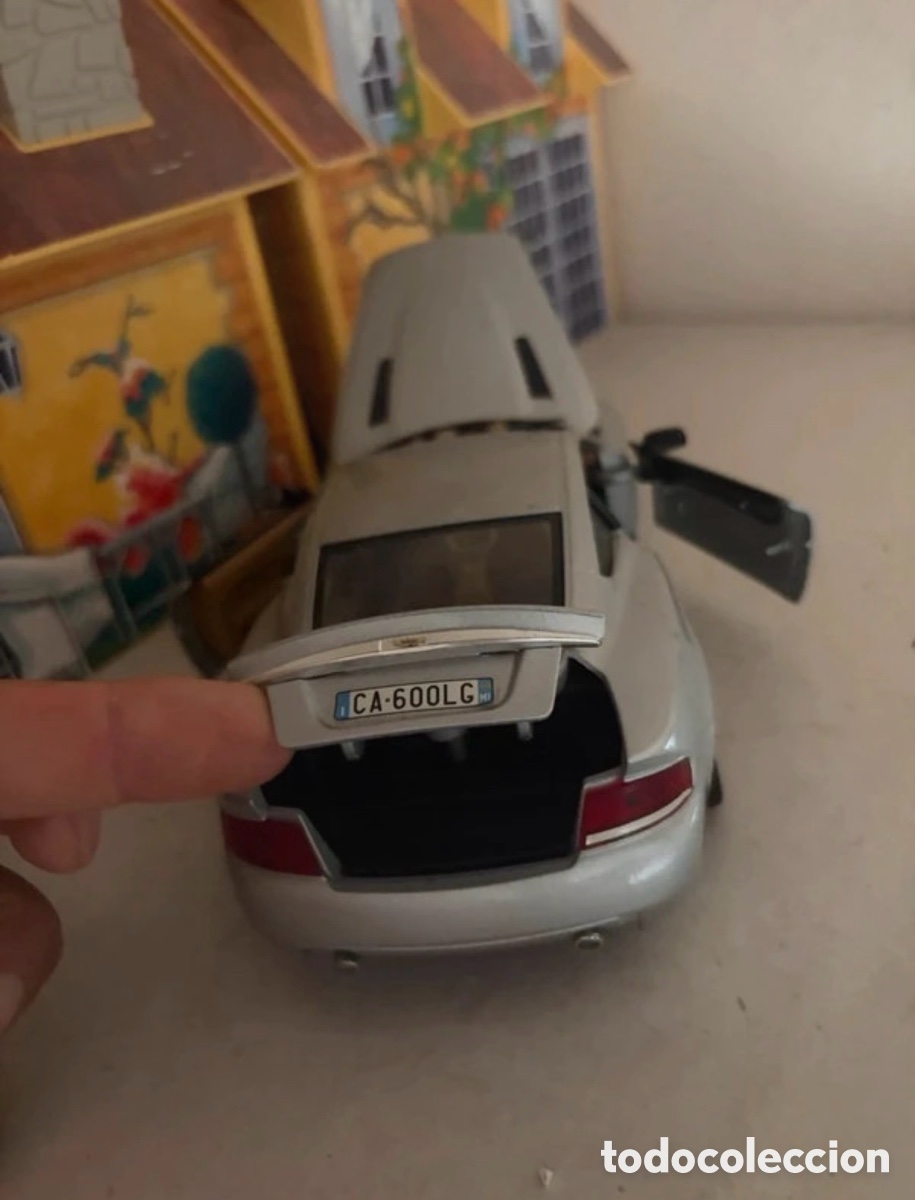 Coches a escala: Aston Martin de bburago - Foto 5