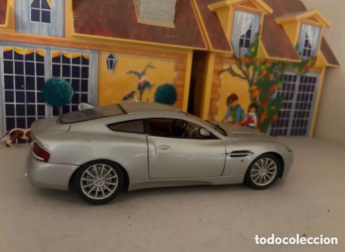 Coches a escala: Aston Martin de bburago - Foto 6