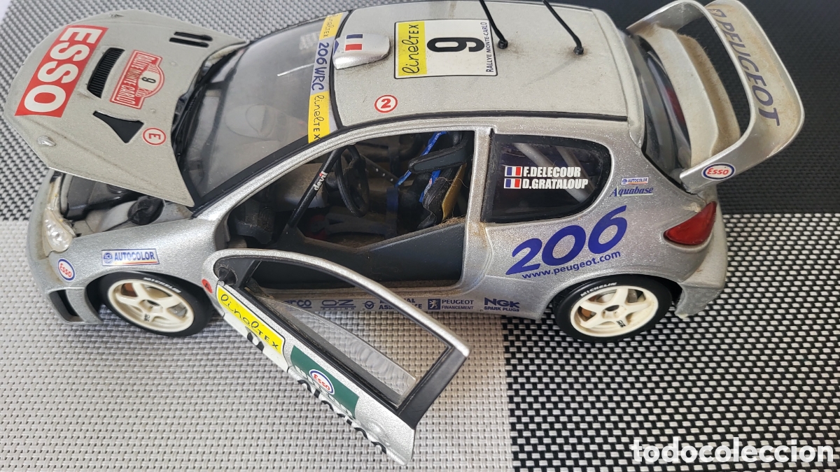 Carros em escala: Antiguo coche Peugeot Solido 1/18