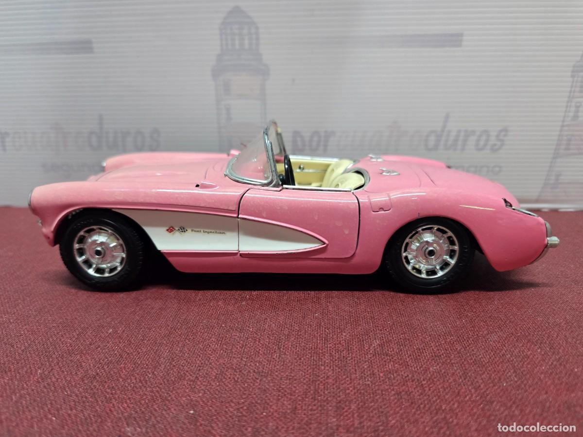 Coches a escala: Chevrolet Corvette 1957 descapotable rosa - 1/18 Burago