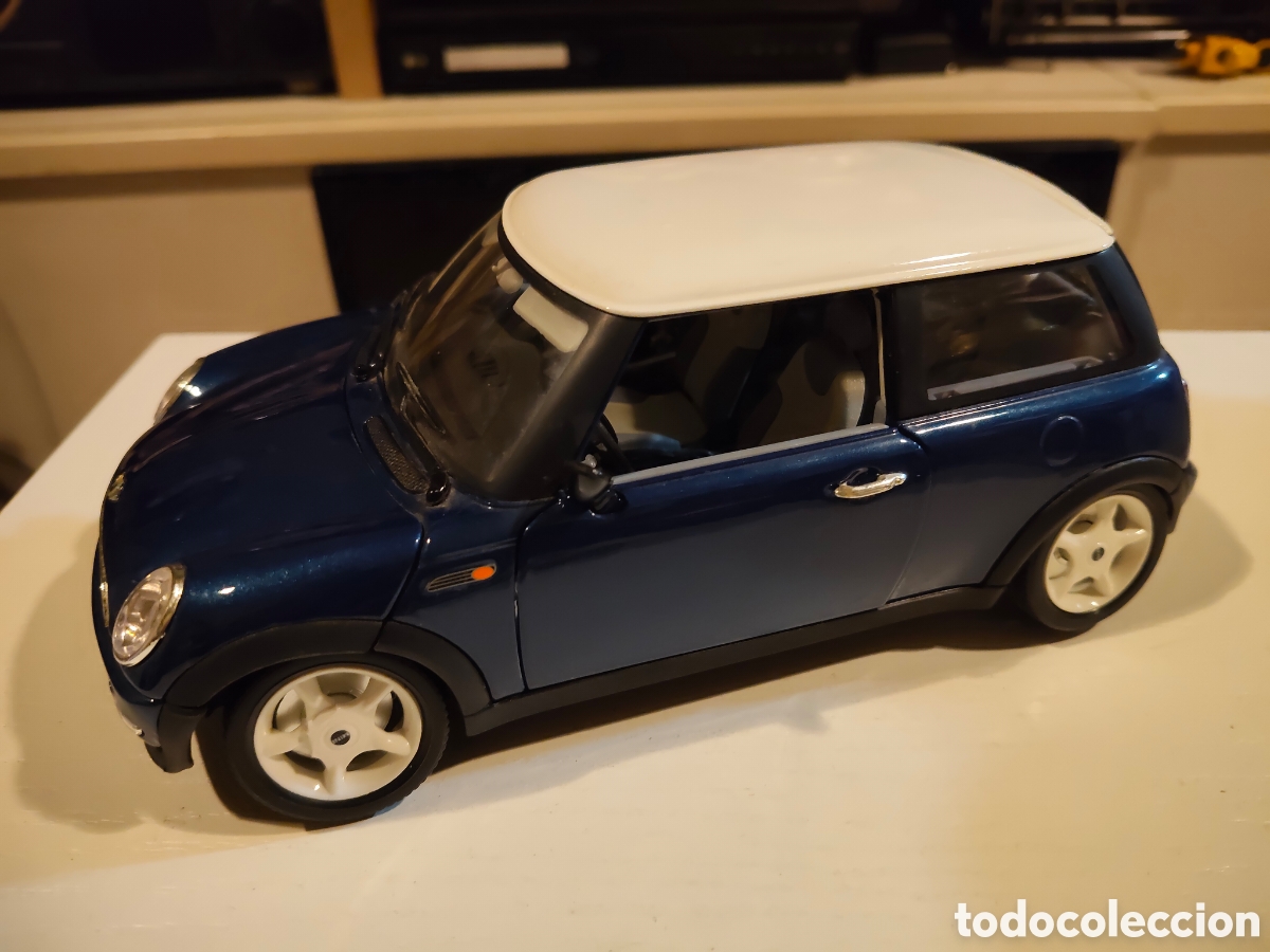 Coches a escala: Bburago 1/18 Mini Cooper a&ntilde;o 2000