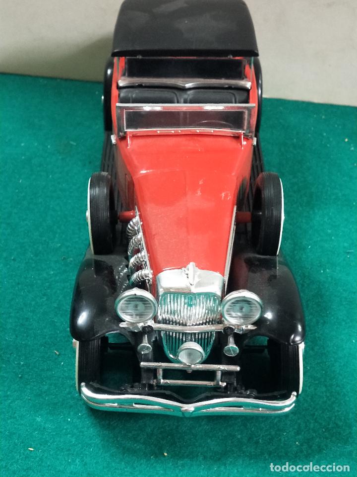 Miniature Mira 1:24 voiture Duesenberg