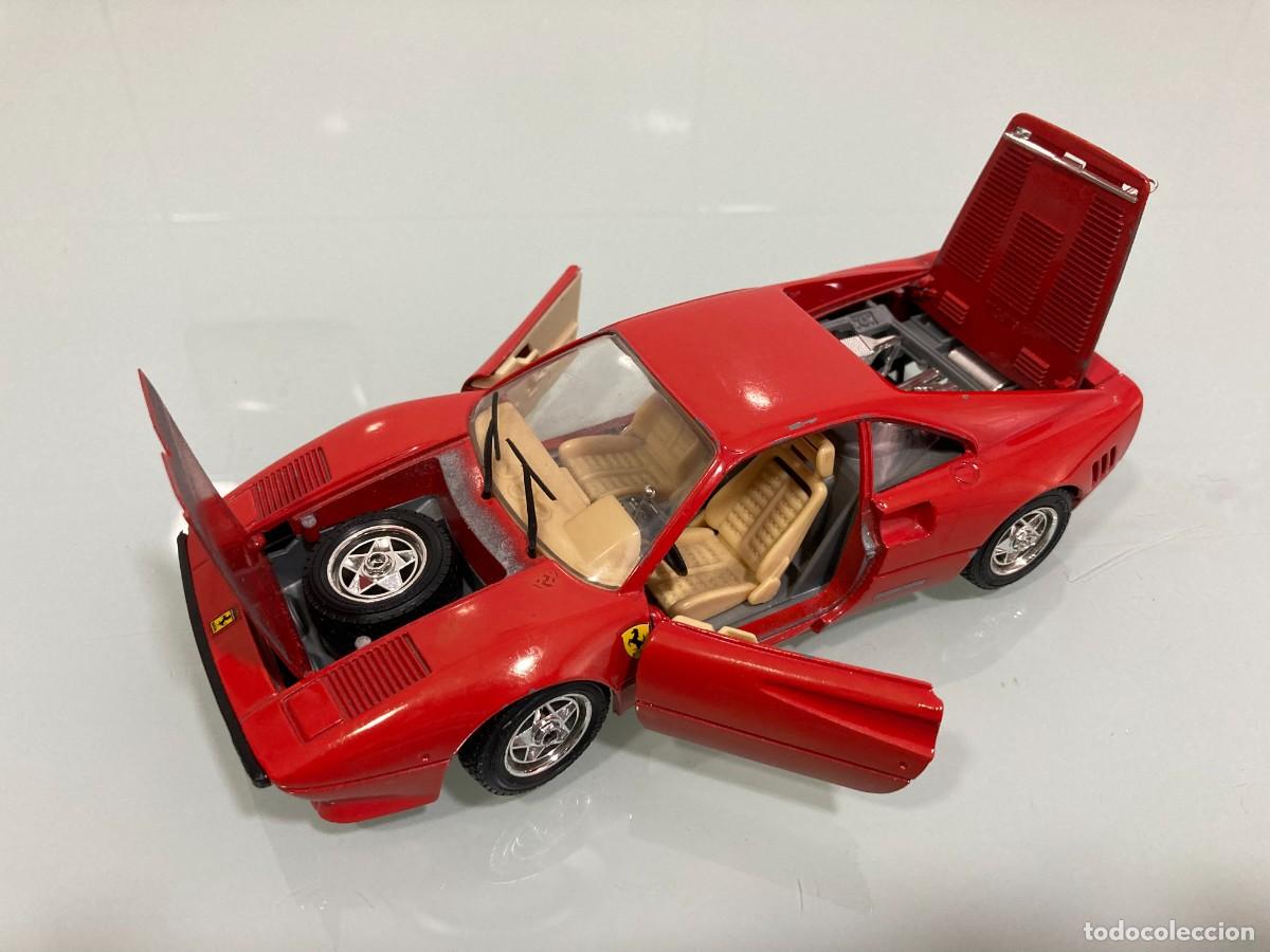 voiture miniature de collection Ferrari GTO 1984 scala 1/24 - Burago -  Label Emmaüs