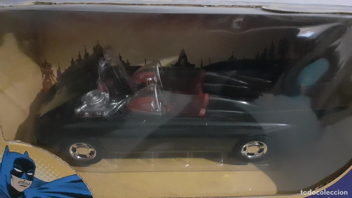 Coches a escala: Corgi Batmobile modelo de 1960. DC comics. - Foto 5