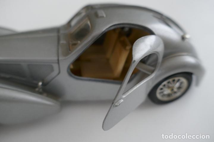 Coches a escala: BURAGO BUGATTI ATLANTIC 1936 - Foto 2