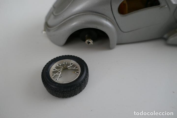 Coches a escala: BURAGO BUGATTI ATLANTIC 1936 - Foto 6