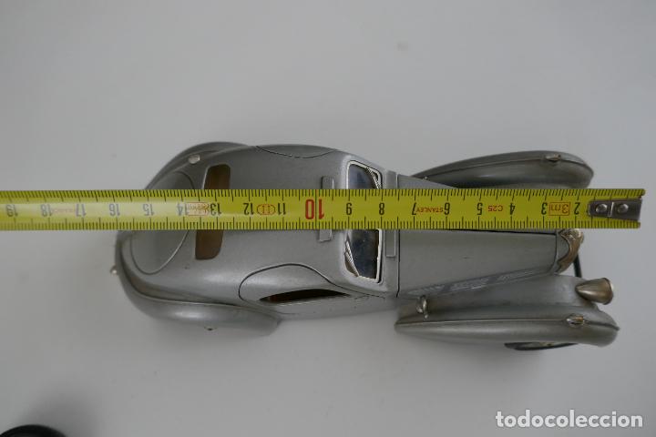 Coches a escala: BURAGO BUGATTI ATLANTIC 1936 - Foto 12