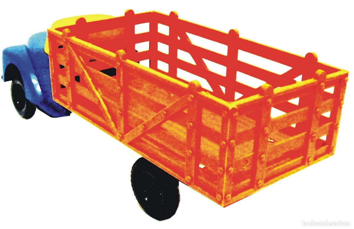 Coches a escala: Camion de remolque en plastico e hojalata - Foto 6