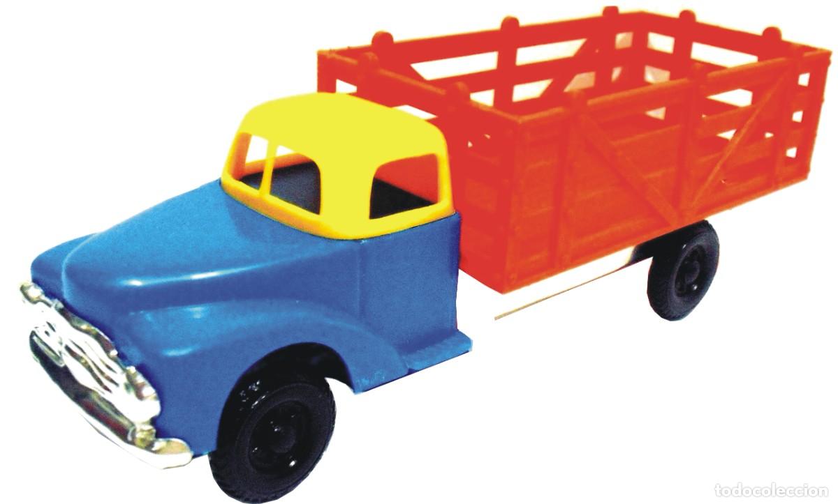 Coches a escala: Camion de remolque en plastico e hojalata - Foto 8
