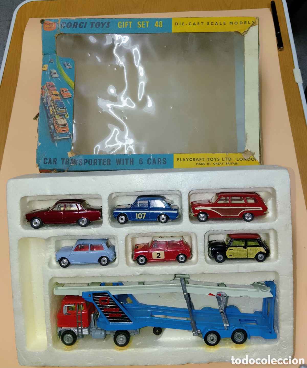 Coches a escala: Juguetes Corgi muchos en sus cajas originales.