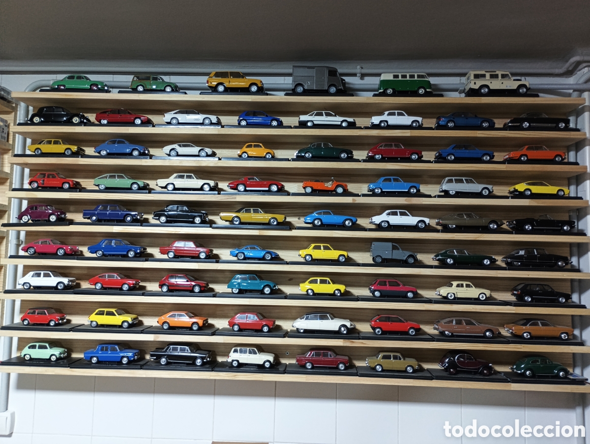 Coches a escala: COMPLETA 74 COCHES INOLVIDABLES ESCALA 1/24 A&Ntilde;O 2018 SALVAT CON SUS FASC&Iacute;CULOS EXPUESTOS