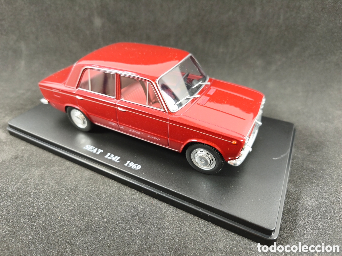 Coches a escala: SEAT 124 L de 1969 escala 1/24 colecci&oacute;n Salvat