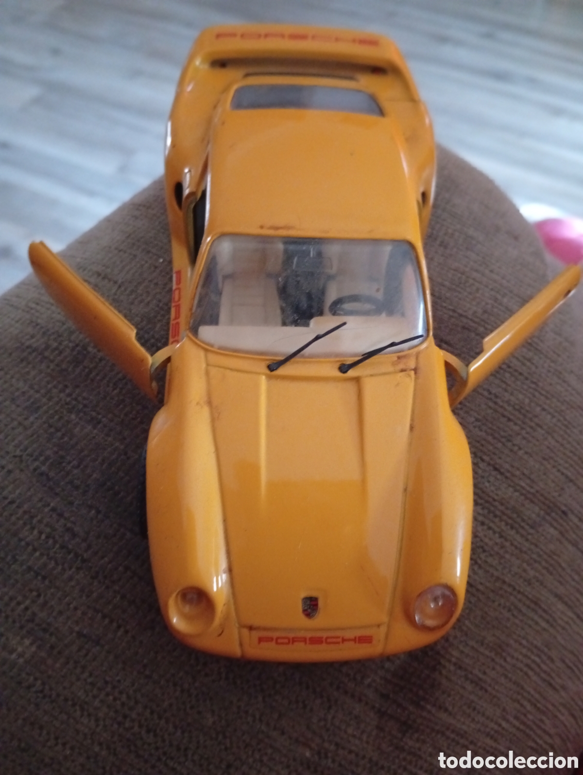 Modellautos: Coche Porsche 1/24 buen estado BURAGO