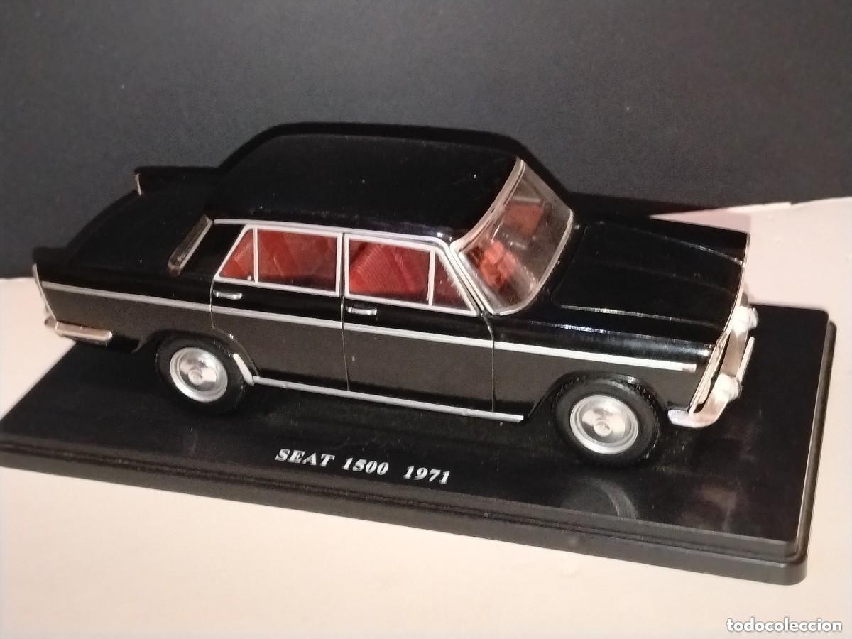 Auto in scala: COCHE SEAT 1500 DE 1971 CL&Aacute;SICODE LA AUTOMOCI&Oacute;N ESPA&Ntilde;OLA (ESCALA 1/24)