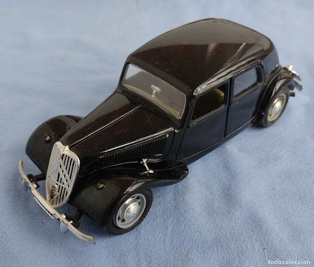Coches a escala: CITROEN T.A. 15 cv DE BURAGO ESCALA 1/24