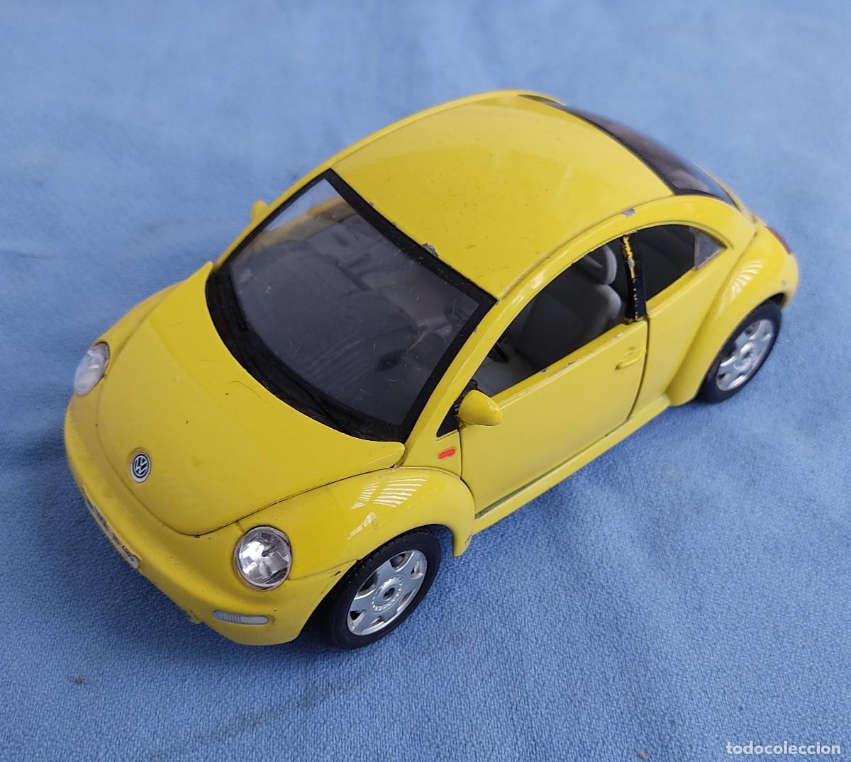 Coches a escala: VOLKSWAGEN NEW BEETLE 1998 DE BURAGO ESCALA 1/24