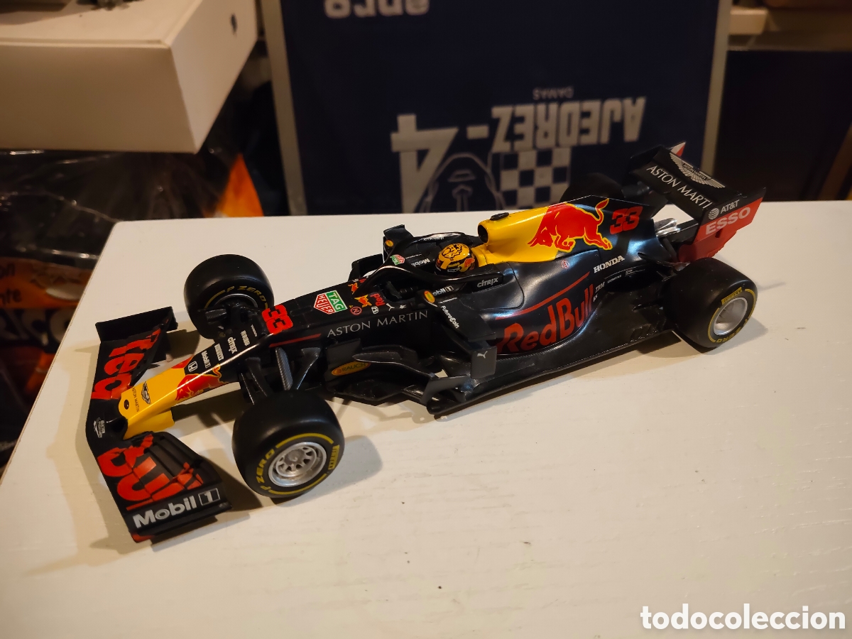 Model Cars: Bburago 1/24 Aston Mart&iacute;n Red Bull Racing RB15
