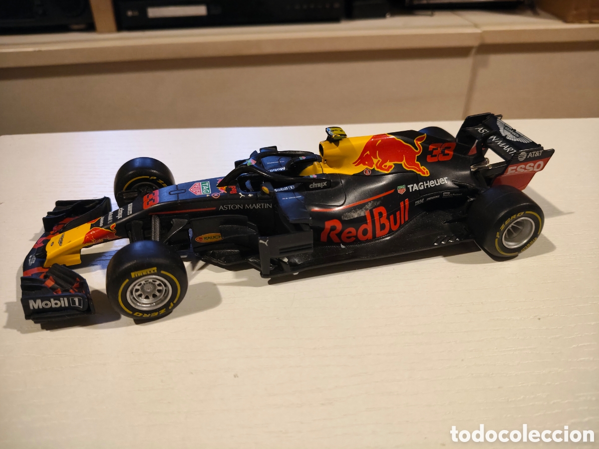 Coches a escala: Bburago 1/24 Aston Mart&iacute;n Red Bull Racing Tag Heuer Rb14