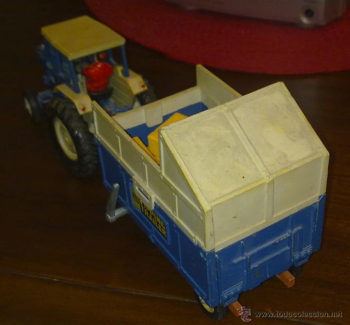 Coches a escala: TRACTOR FORD 6600 CON REMOLQUE, BRITAINS - Foto 4