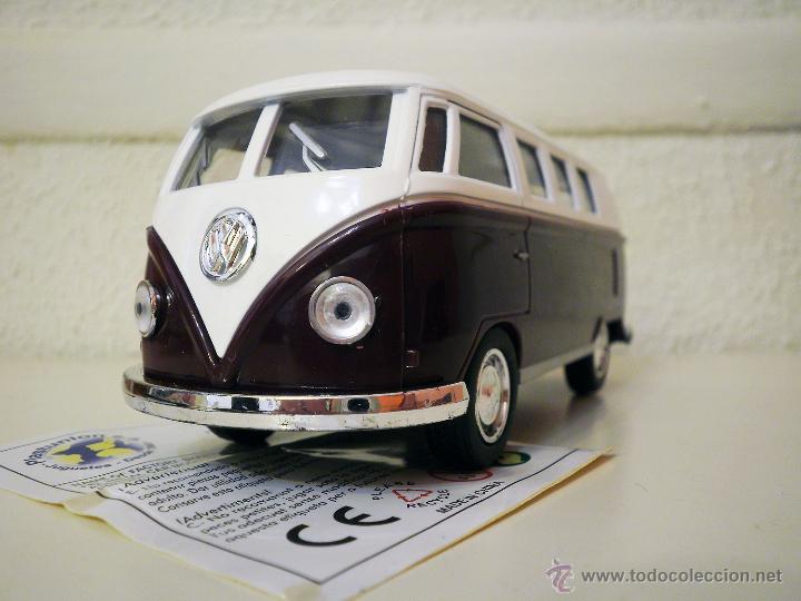 Coches a escala: Volkswagen Classical Bus 1962 (morado) - Foto 3 - 51552265