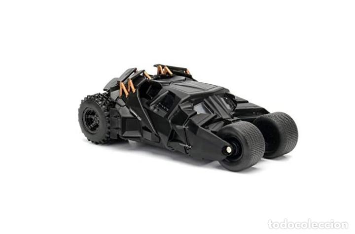 08 The Dark Knight Batmobile 1:32 Batmobile 