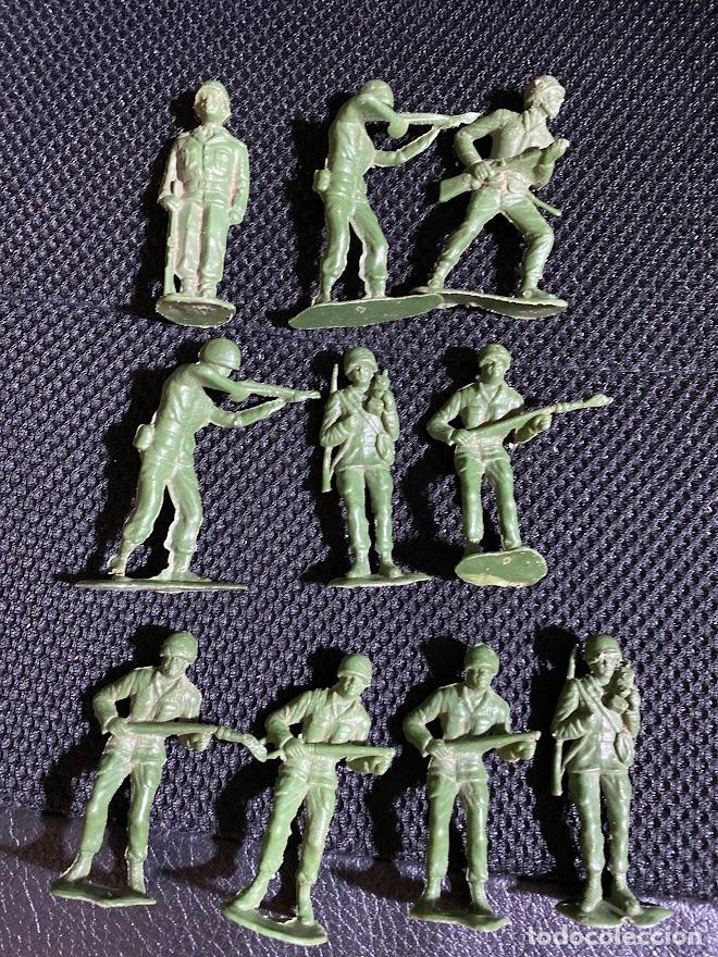 COLLEZIONE di 50 SOLDATINI di piombo entro teca. XX secolo Misure: cm 28 x 17... | Trionfante Benedetto Casa d'Aste