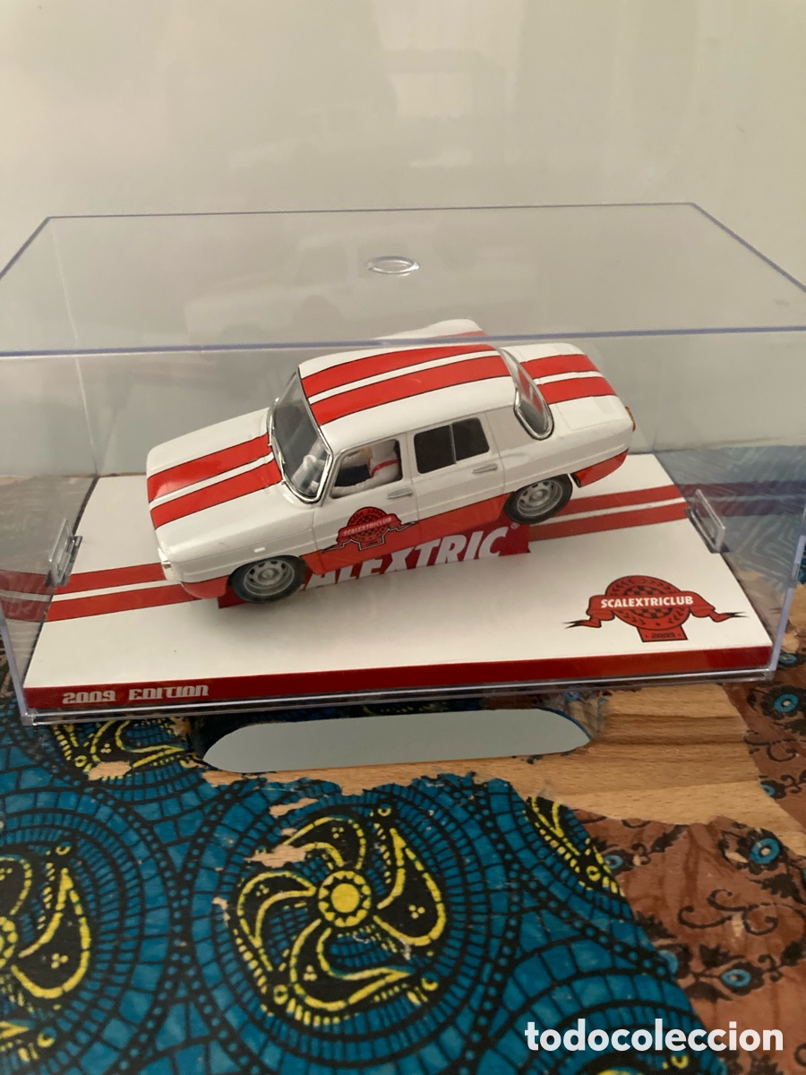 Coches a escala: scalextric coche Renault 8 precintado - Foto 1