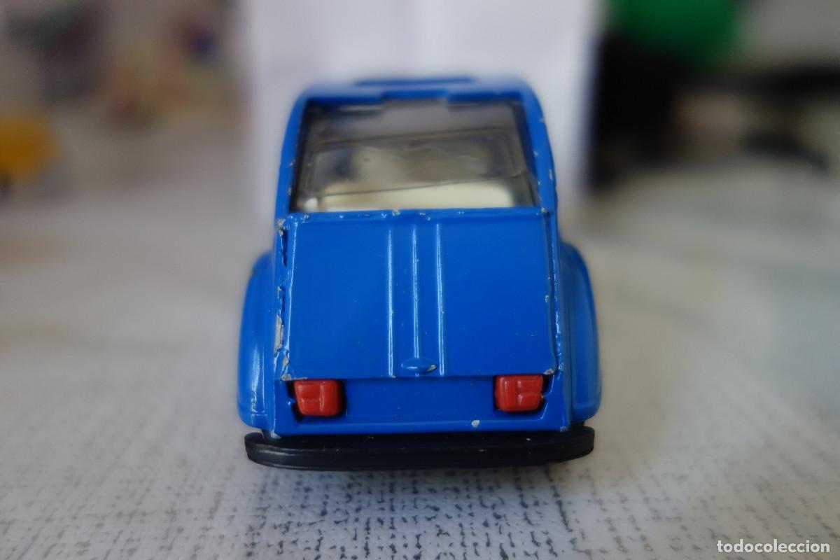 Coches a escala: CITRO&Euml;N 2CV6 DE GUISVAL - Foto 4