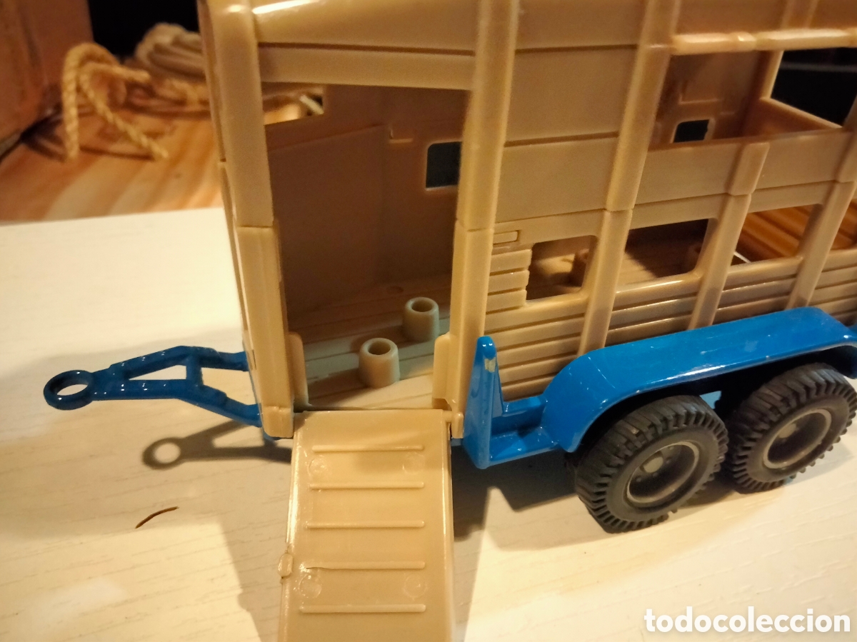 Coches a escala: Remolque caballos diecast 1/32 - Foto 6