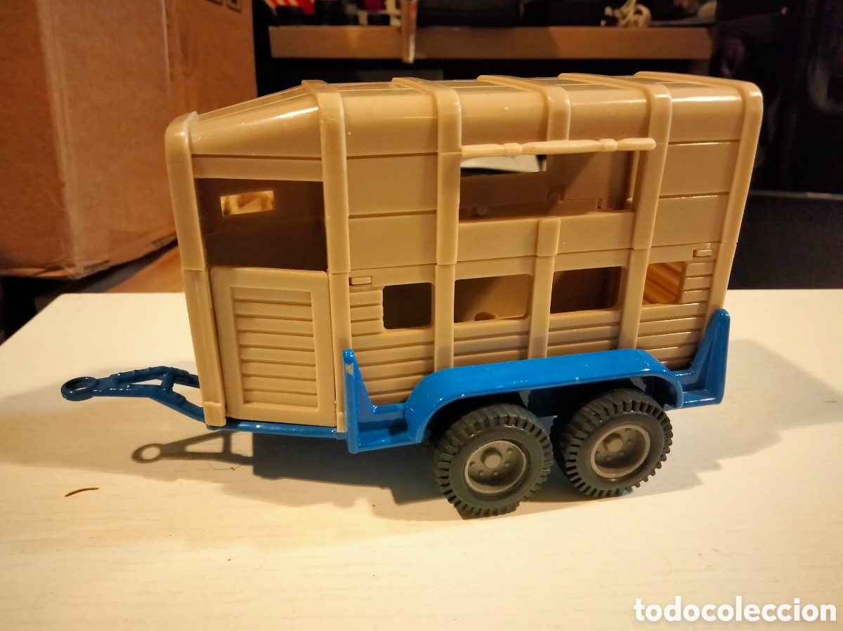 Coches a escala: Remolque caballos diecast 1/32 - Foto 1