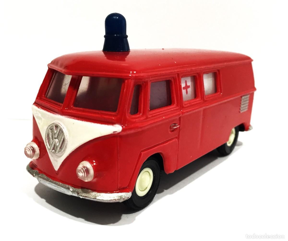 Coches a escala: Volkswagen Kombi com friction JATO Portugal - escala 1/32 - RARO
