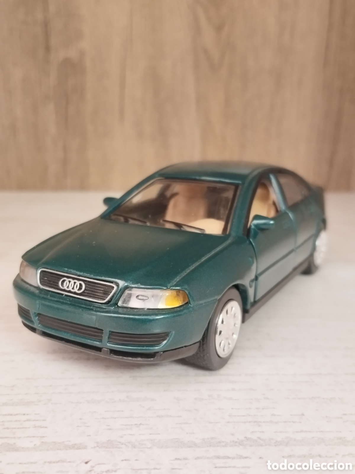 Coches a escala: AUDI A4 b5 NEW RAY e 1.32