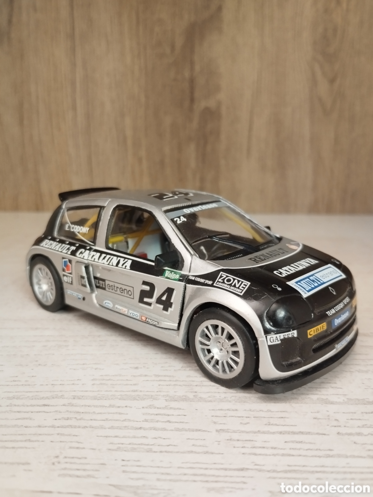 Voitures &agrave; l'&eacute;chelle: RENAULT CLIO v6 TROPHY '99