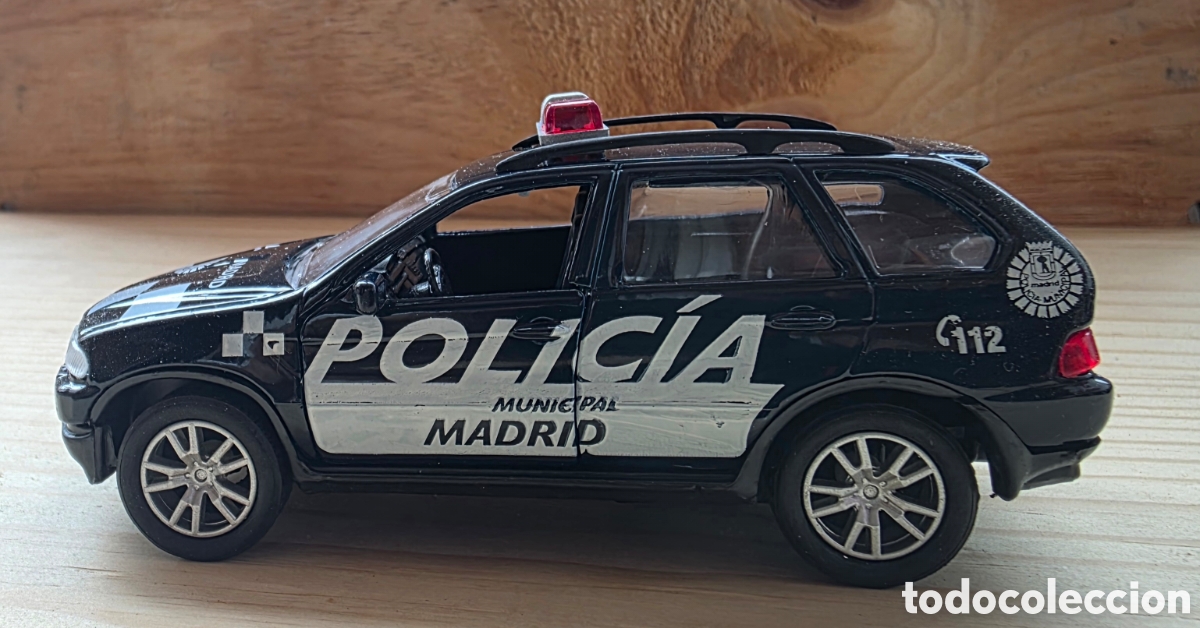 Coches a escala: Volkswagen Touareg Polic&iacute;a Municipal de Madrid (Librea negra hist&oacute;rica) &ndash; Escala 1:32 &ndash; Die-Cast de