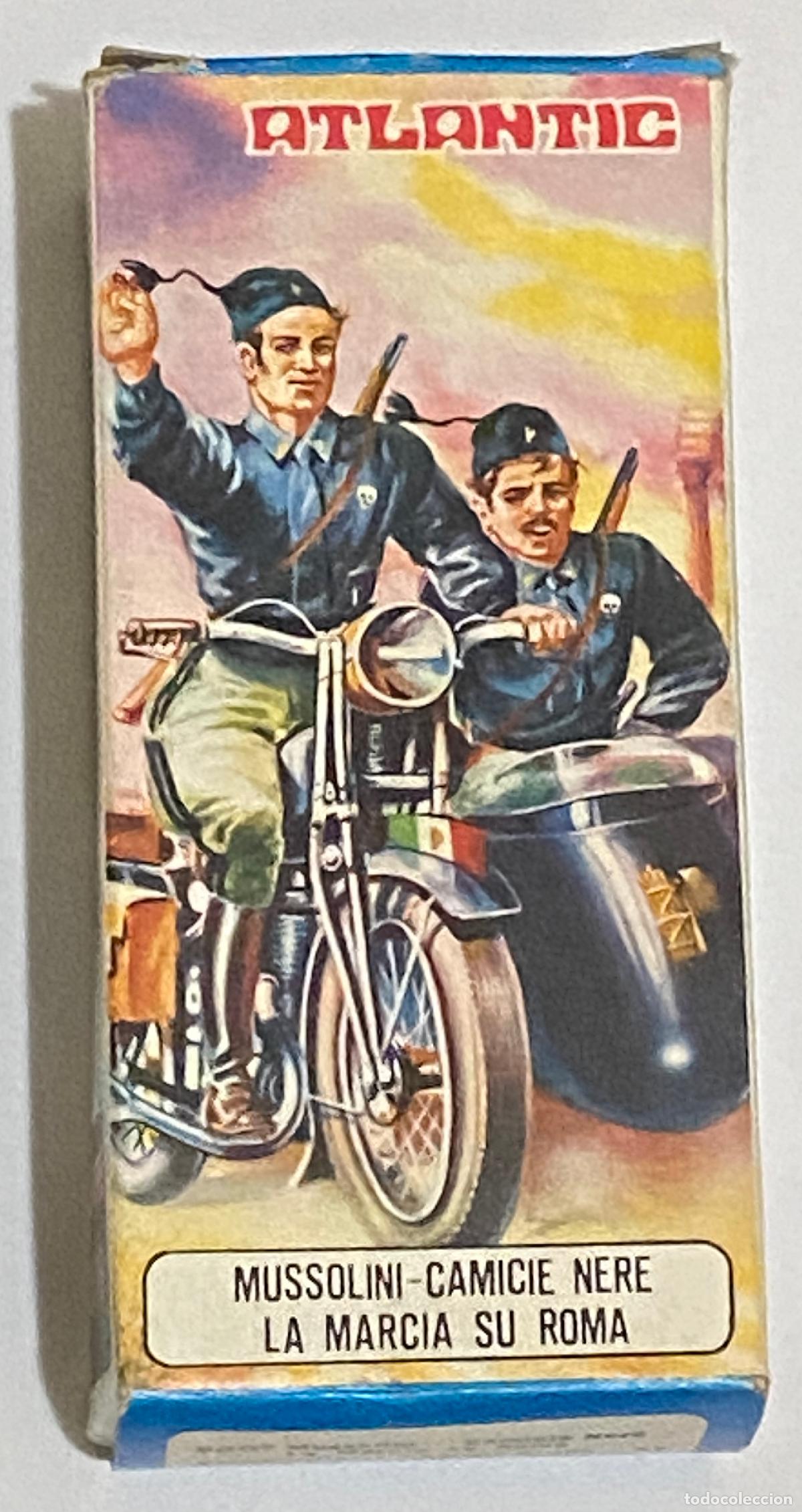 Coches a escala: Soldatini Atlantic 8007/B Camicie Nere Sidecar La Marcia su Roma Anni 70 Box - Atlantic