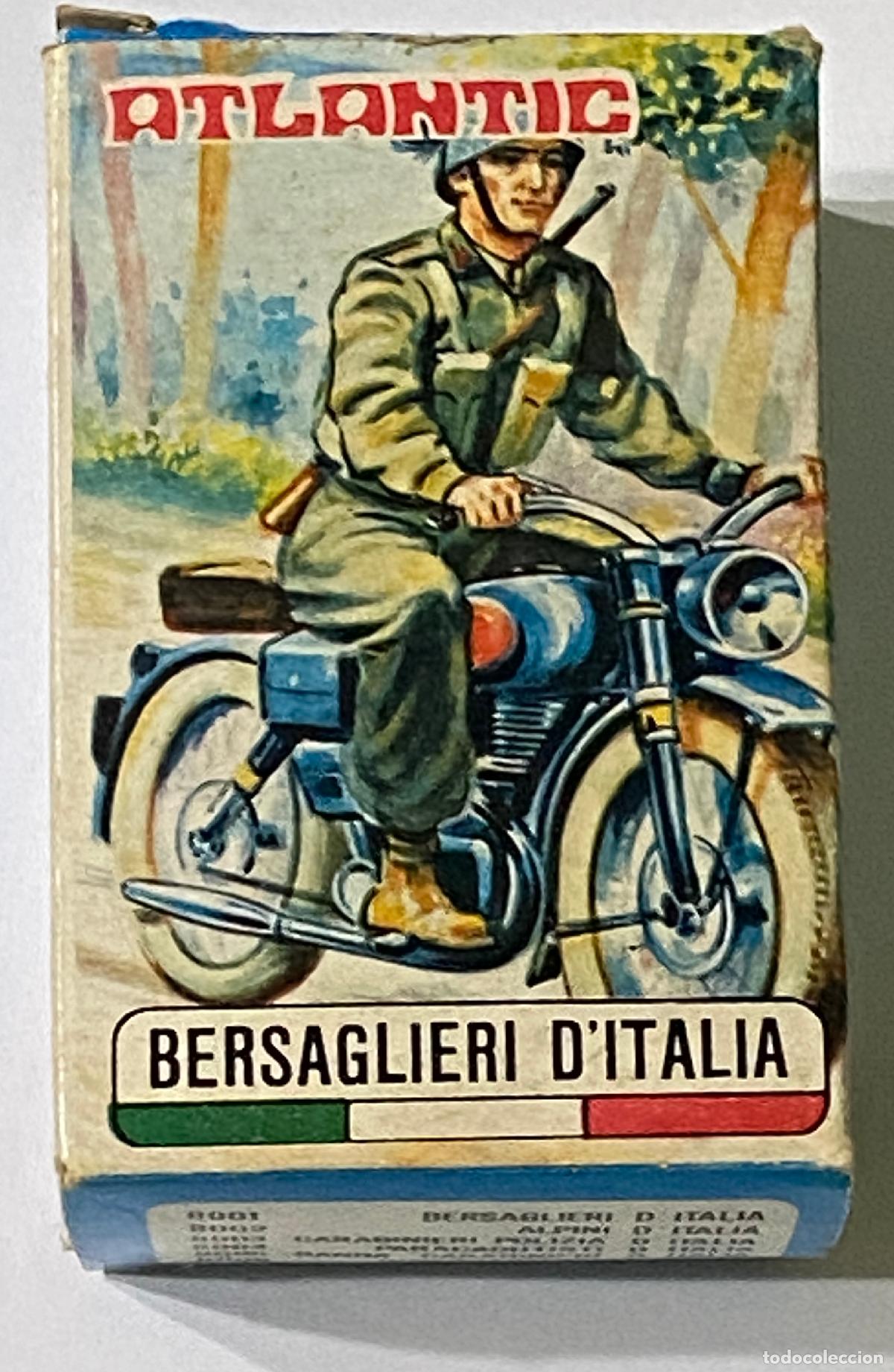 Coches a escala: Soldatini Atlantic 8001/B Bersaglieri d'Italia Moto e Figurini Anni 70 Box - Atlantic