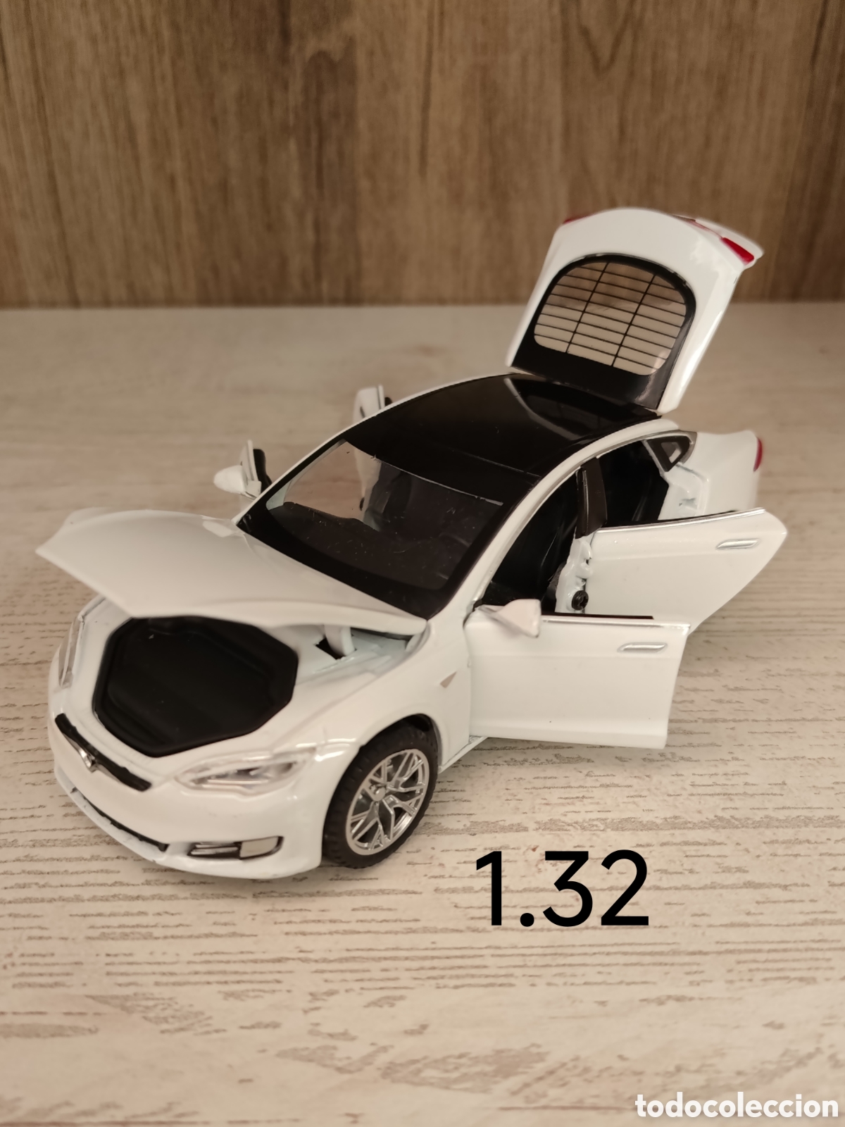 Coches a escala: TESLA model S escala 1.32